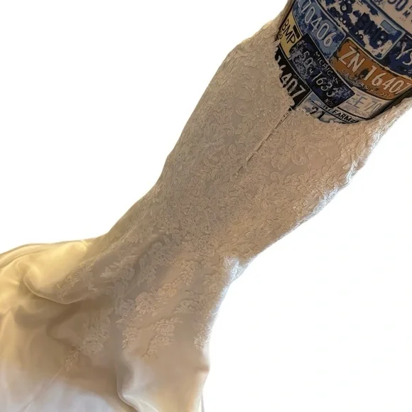 Essense of Australia Wedding Dress Sz 10 - Picture 6 of 13